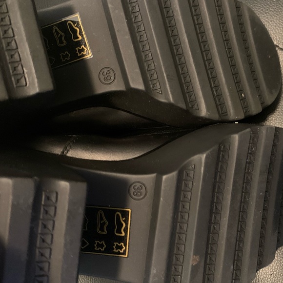 Steve Madden Booties worn once runs small 🥴 - Picture 4 of 7